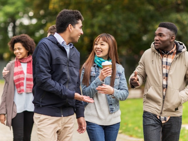 Q4.学校にはどのような国籍の学生がいますか?