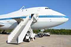 Q10．航空券は片道チケットでも行けますか？