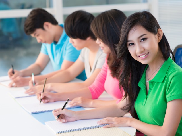 Q1.語学学校にはどういったコースがありますか?