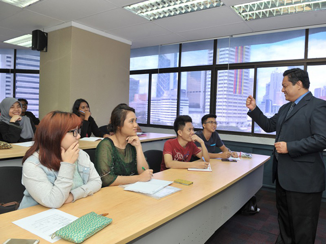 UNIRAZAK Center for English Language (UNIRAZAK CEL)