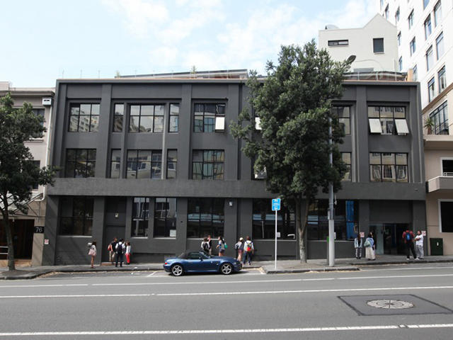 auckland_crown01