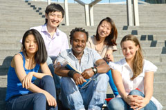 Q7．フィリピン留学の年齢層や国籍バランスは？
