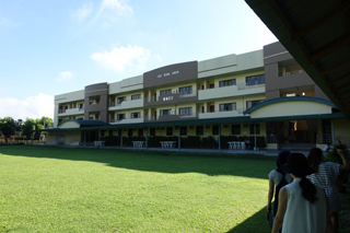 フィリピン随一の広大なキャンパス、真面目な学生が集まる学校