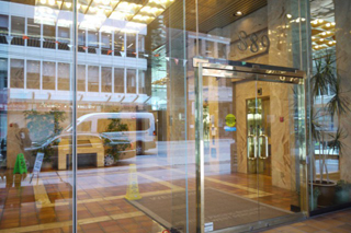 2015年8月に移転したばかりの快適な新キャンパスで学習
