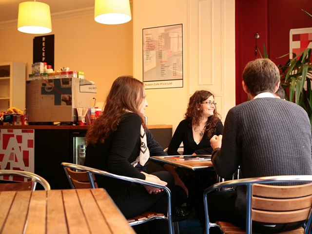 london_avalon12