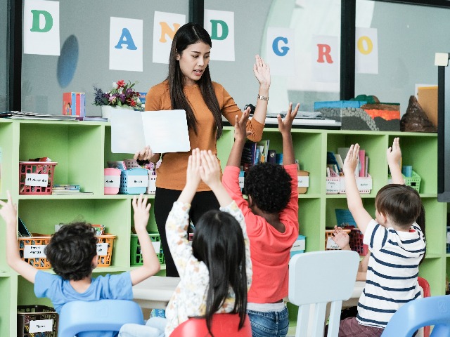 子ども英会話教室の仕事は大変 リアルな仕事内容 よくある児童英語講師の愚痴3つ 留学 ワーキングホリデーなら留学ドットコム