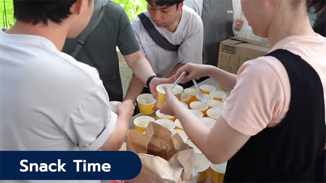 CIPボランティアの様子(軽食提供の準備)