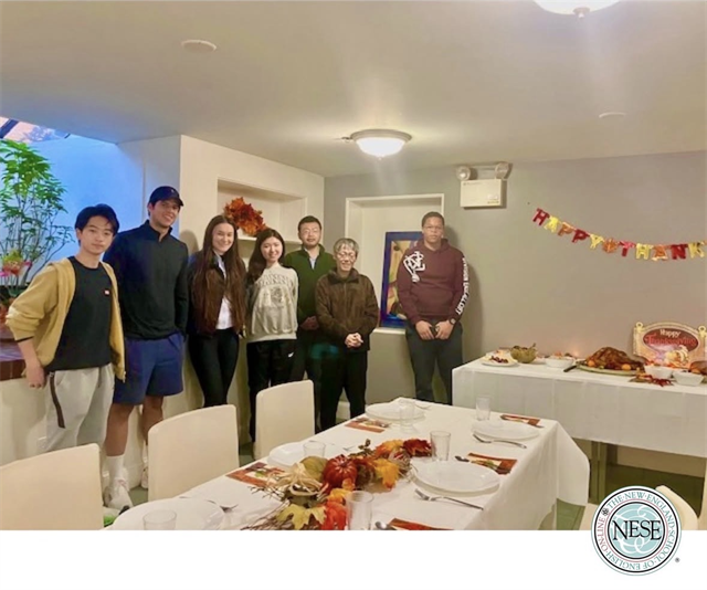 寮でのアメリカ感謝祭の様子。