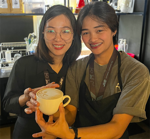 JIC Baguioプレミアムキャンパスのバリスタトレーニングの様子