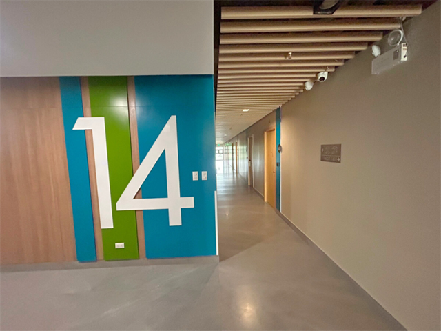 CBEAビル内の廊下