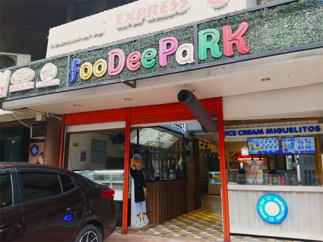 CBEA近くのフードコート