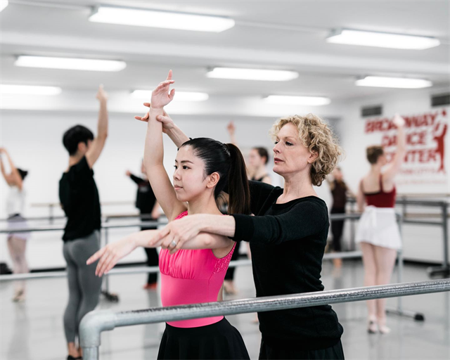 ダンス留学のダンススクールレッスン風景1