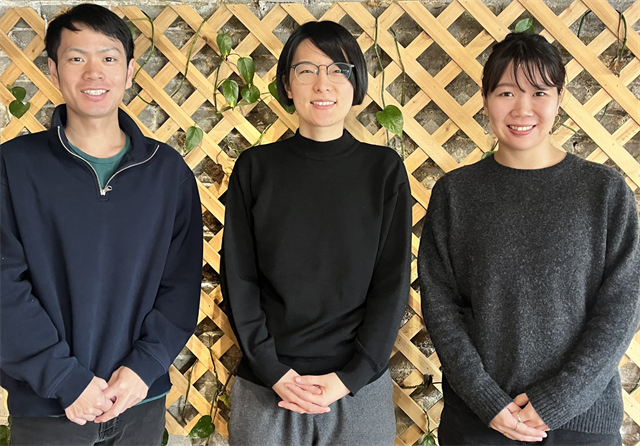 バンクーバーデスク Takaya、Momoko、Ai